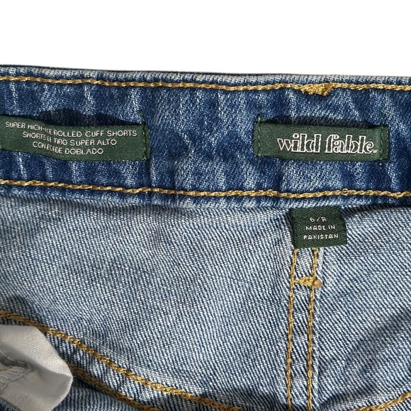 Wild Fable Women's Blue Denim Super High Rise Rolled Cuff Distressed Shorts SZ 6 - Picture 4 of 5